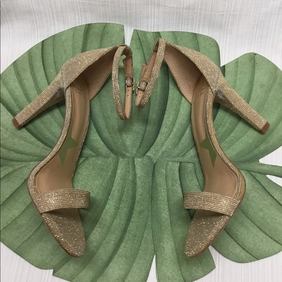 Gianni Bini New Beige Heels with Silver Sparkles - Picture 6 of 8